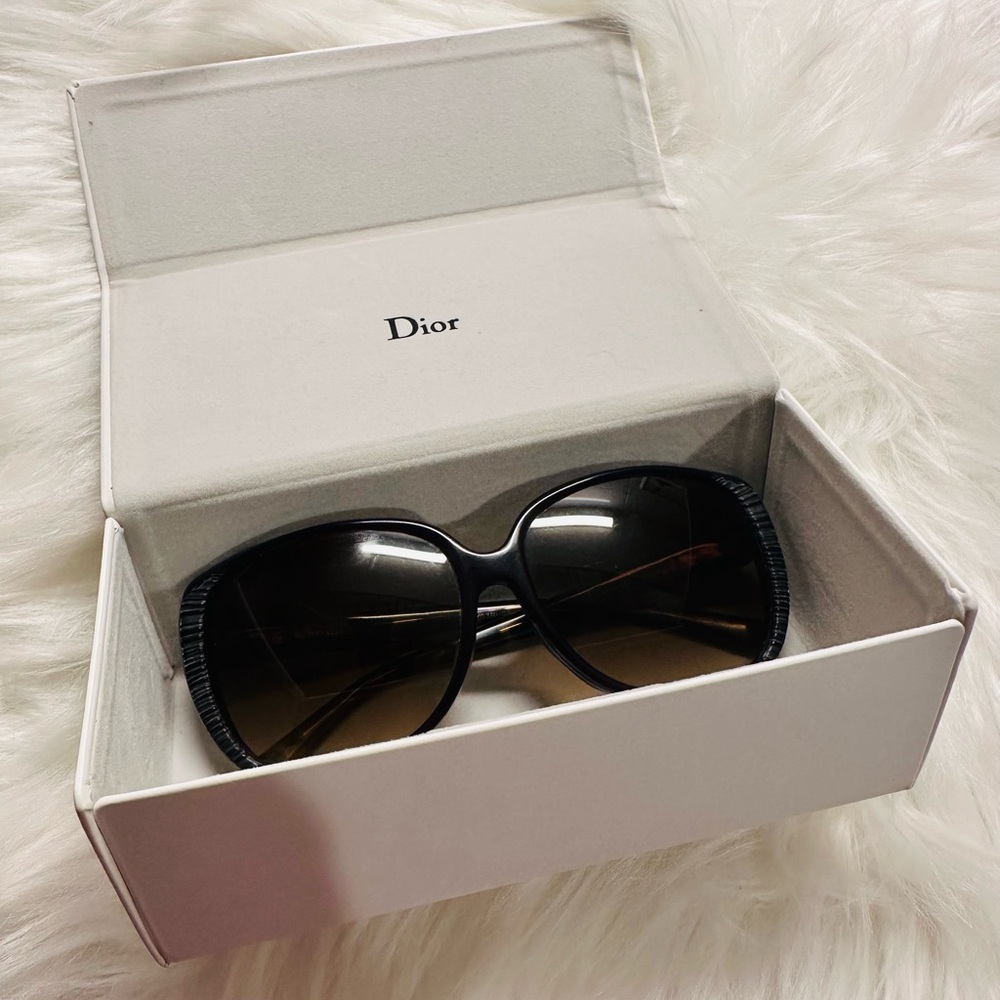 Oversized Dior Black and Brown Sunglasses - Picture 7 of 7